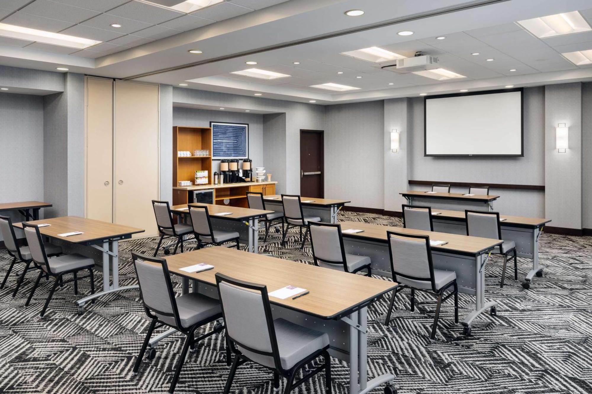 Hyatt Place Canton Lake Cable Εξωτερικό φωτογραφία