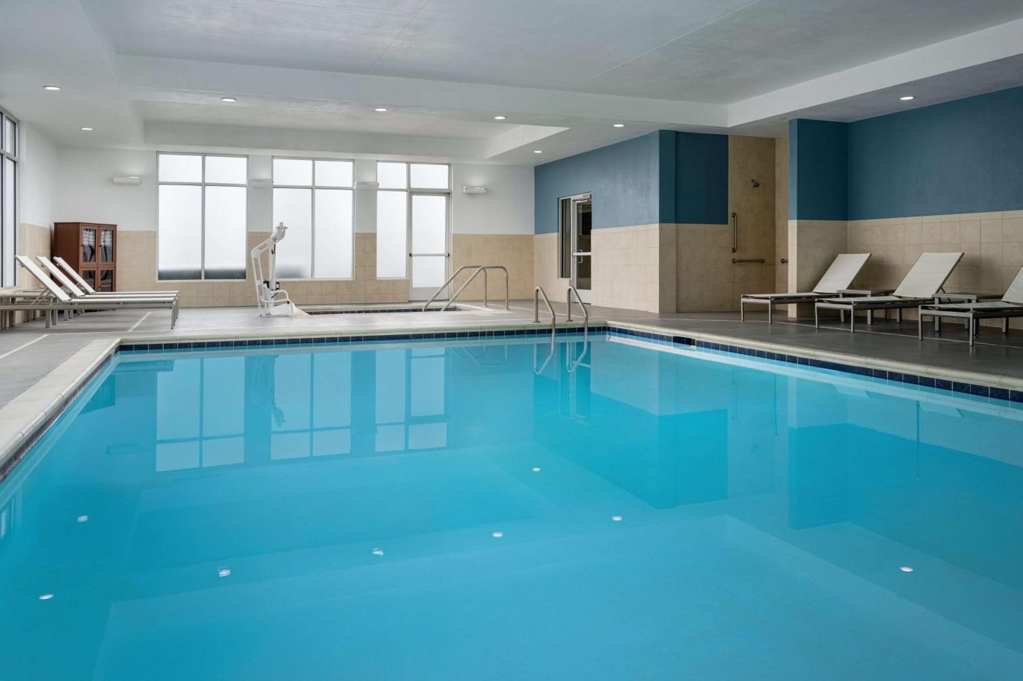 Hyatt Place Canton Lake Cable Εξωτερικό φωτογραφία