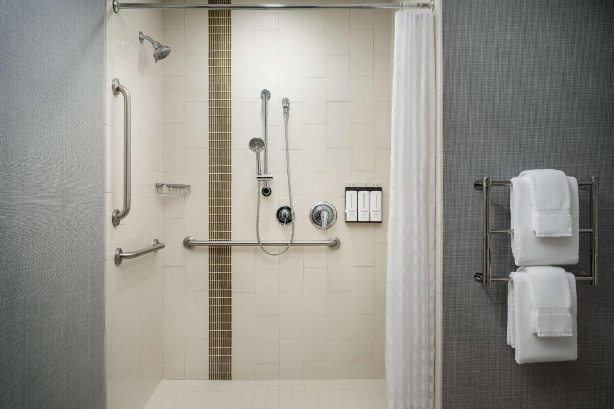 Hyatt Place Canton Lake Cable Εξωτερικό φωτογραφία