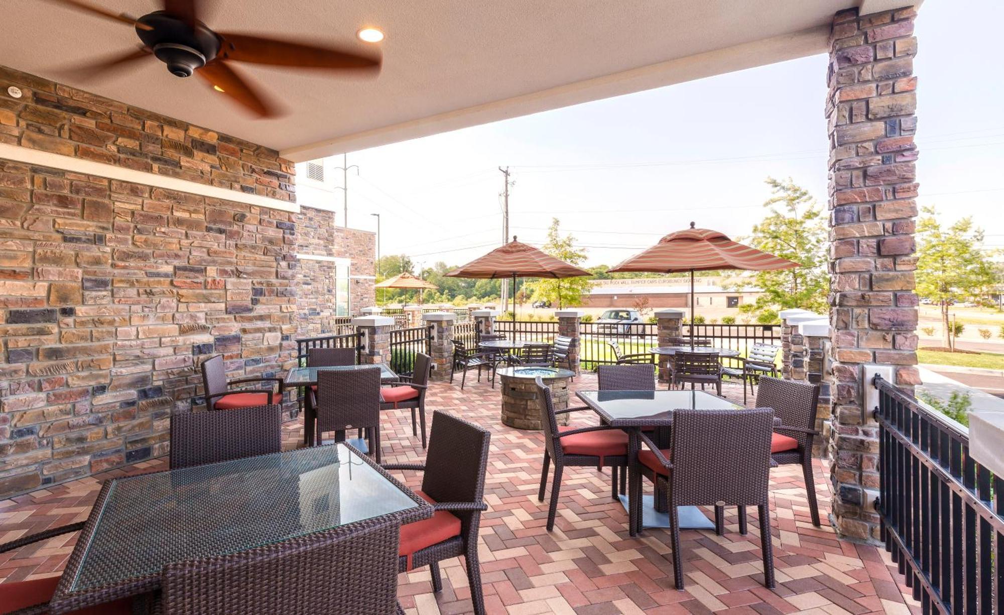 Hyatt Place Canton Lake Cable Εξωτερικό φωτογραφία